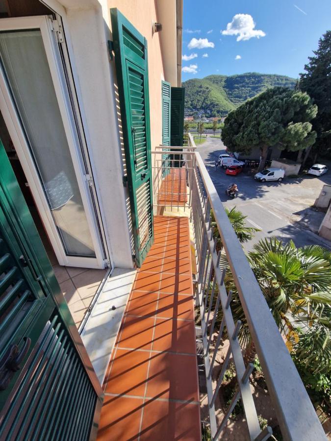 Palm House Apartment Albenga Exterior photo
